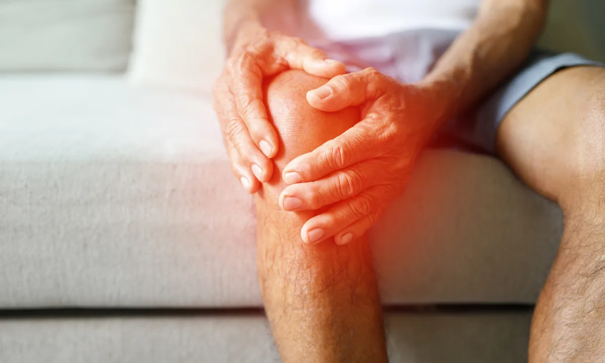 Fisioterapia, medicamentos, cirugía… Conoce los tratamientos para el dolor articular persistente, dolor crónico.