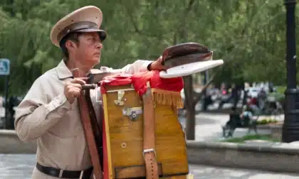 Entre calles, recuerdos y melodías, el organillo sigue contando la historia de México. Descubre su magia en #OdiseaMéxico