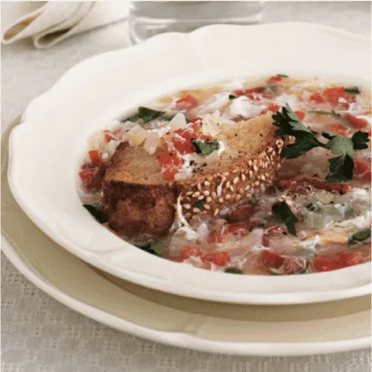 Sopa de jitomate y huevo